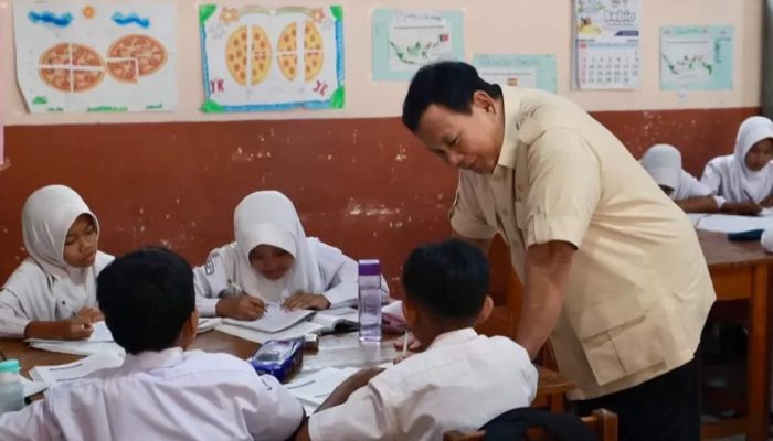 Presiden Prabowo: Smartboard Akan Kurangi Kesenjangan Pendidikan Antardaerah