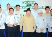 Gubernur Khofifah Terima Satyalancana Wira Karya atas Kontribusi Swasembada Pangan 2025