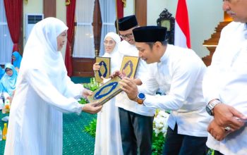 Ramadhan Penuh Inklusivitas, Gubernur Khofifah Ajak Perangkat Daerah dan Sobat Dili Khotmil Qur’an di Grahadi
