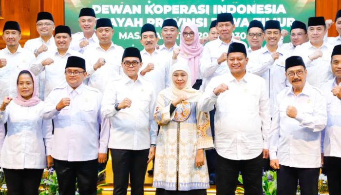 Pelantikan Dekopinwil Jatim, Gubernur Khofifah Ungkap Koperasi Bisa Jadi Institusi Ekonomi Besar