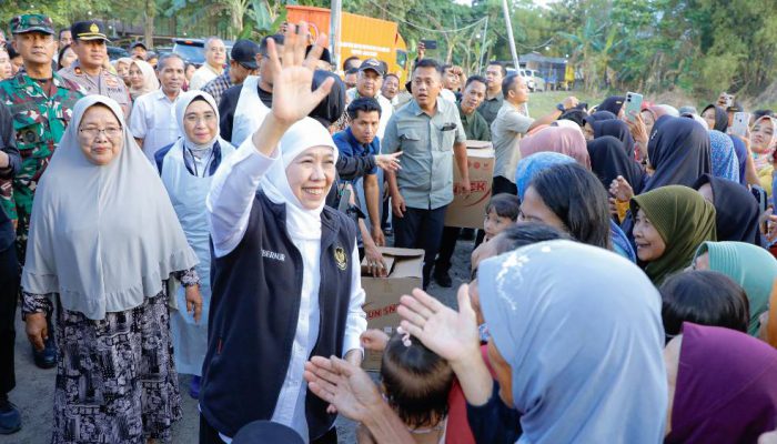 Gubernur Khofifah Tinjau Wafa Farm Mojokerto, Pilih Sapi Belgian Blue Hampir 1 Ton untuk Kurban