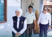 Gubernur Khofifah Tinjau Bedah Rumah Tenaga Keamanan SMAN 2 Surabaya, Perhatian Nyata untuk Kesejahteraan Insan Pendidikan Jatim