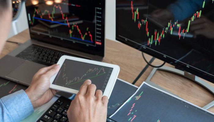 BBCA dan BBRI Jadi Penopang IHSG, Saham Bank Besar Masih Diburu Investor