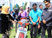 Gubernur Khofifah Apresiasi Inovasi Vokasi Jatim dan Konvoi Kendaraan Listrik Karya Siswa SMK di Hardiknas 2026
