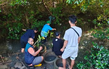 TPS Bersama Masyarakat Tanam 3.000 Mangrove di Kawasan Pesisir Asem Rowo