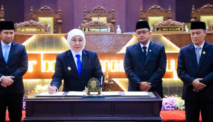 Gubernur Khofifah dan DPRD Jatim Sepakati Dua Raperda Strategis untuk Penguatan Migas dan Ekonomi Kreatif
