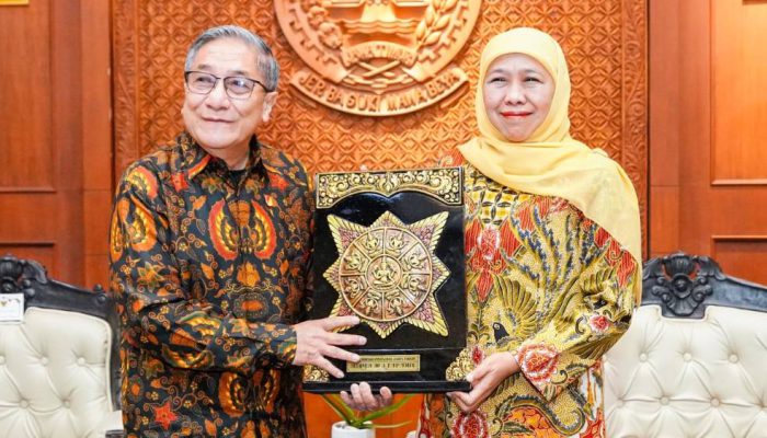 Gubernur Khofifah Komitmen Angkat Nilai Perdamaian dan Kepahlawanan di Soerjo Modjopahit