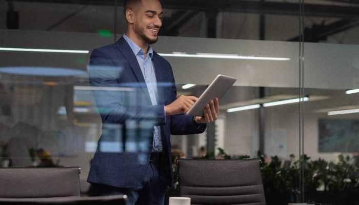 Di Tengah Gejolak Energi Global, Bisnis Berbasis Konsumsi Domestik Tetap Tangguh