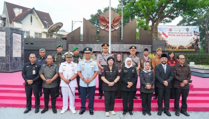 Gubernur Khofifah Hadiri Peringatan 79 Tahun Perjuangan Pelajar TRIP di Malang, Dorong Generasi Muda Menjadi Pejuang Masa Kini