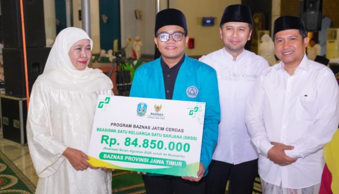 Peringatan Maulid Nabi di Al-Akbar, Khofifah Sampaikan Kepedulian untuk Korban Gempa Flores NTT