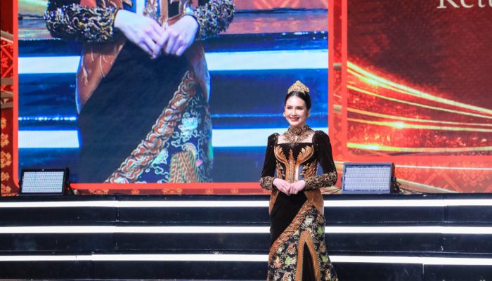 Arumi Bachsin Dorong Wastra Jatim Naik Kelas dan Ajak Generasi Muda Bangga Kenakan Batik